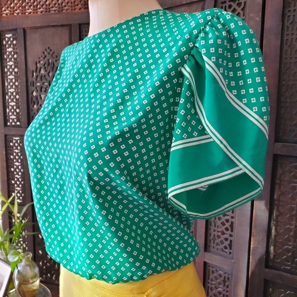 Vintage Hankerchief blouse Sm/M - Picture 2 of 16